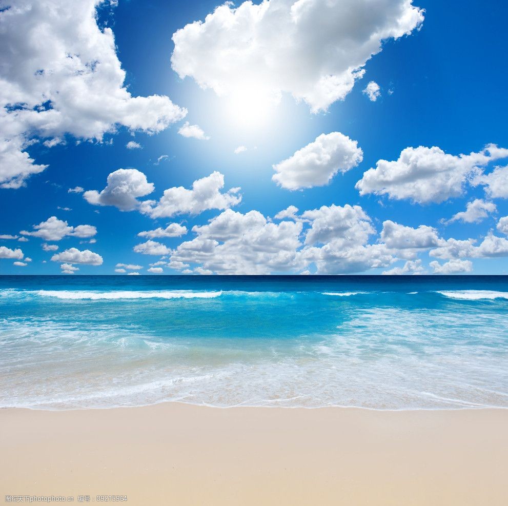 沙滩海洋蓝天白云图片
