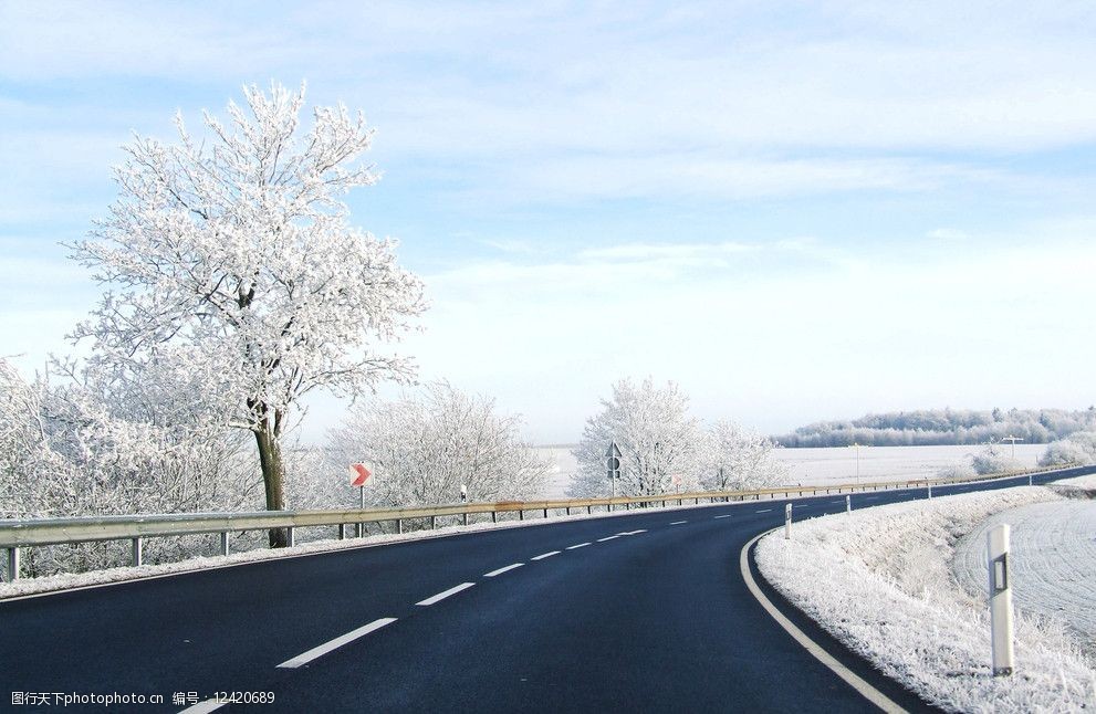 关键词:冬季雪景高清图片 冬季 冬天 雪景 雪地 阳光 道路 马路 公路