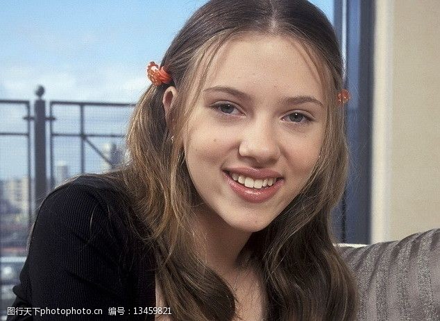 关键词:斯嘉丽约翰逊 小时候 少女 白种美女 微笑 好莱坞 美国明星