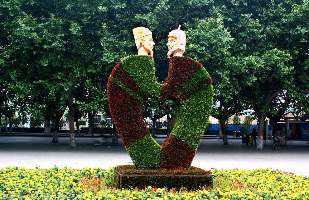 关键词:将相和草雕 将相和 蔺相如 廉颇 草雕 雕塑 和为贵 得饶人处且