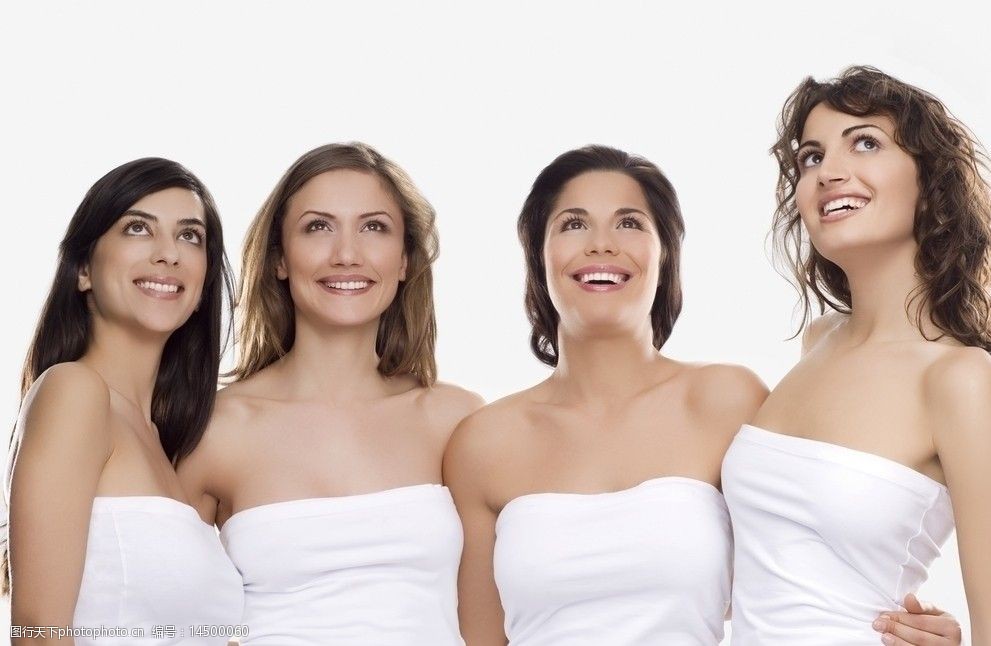 浴巾遮身的的几个美女图片