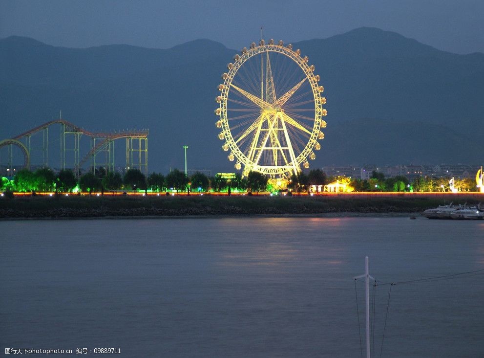 关键词:温州 江心屿 夜景 风车轮 江宾路 我的摄影作品 风景名胜 自然