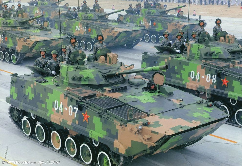 关键词:突击步兵战车 步兵战车 陆军 军事武器 现代科技 摄影 600dpi