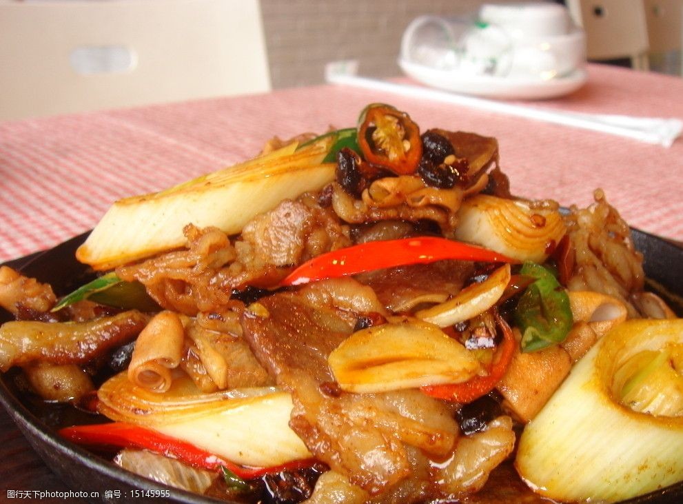 关键词:铁板脆肠肥牛 牛肉 大肠 铁板菜 菜单 菜色