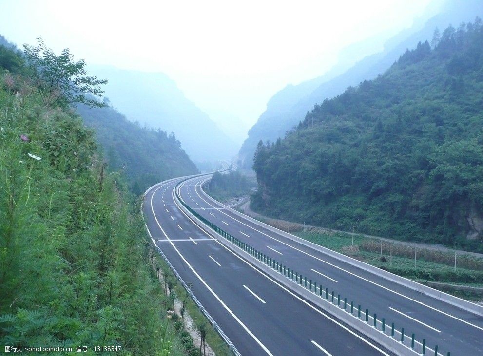 沪渝石忠高速公路重庆段图片
