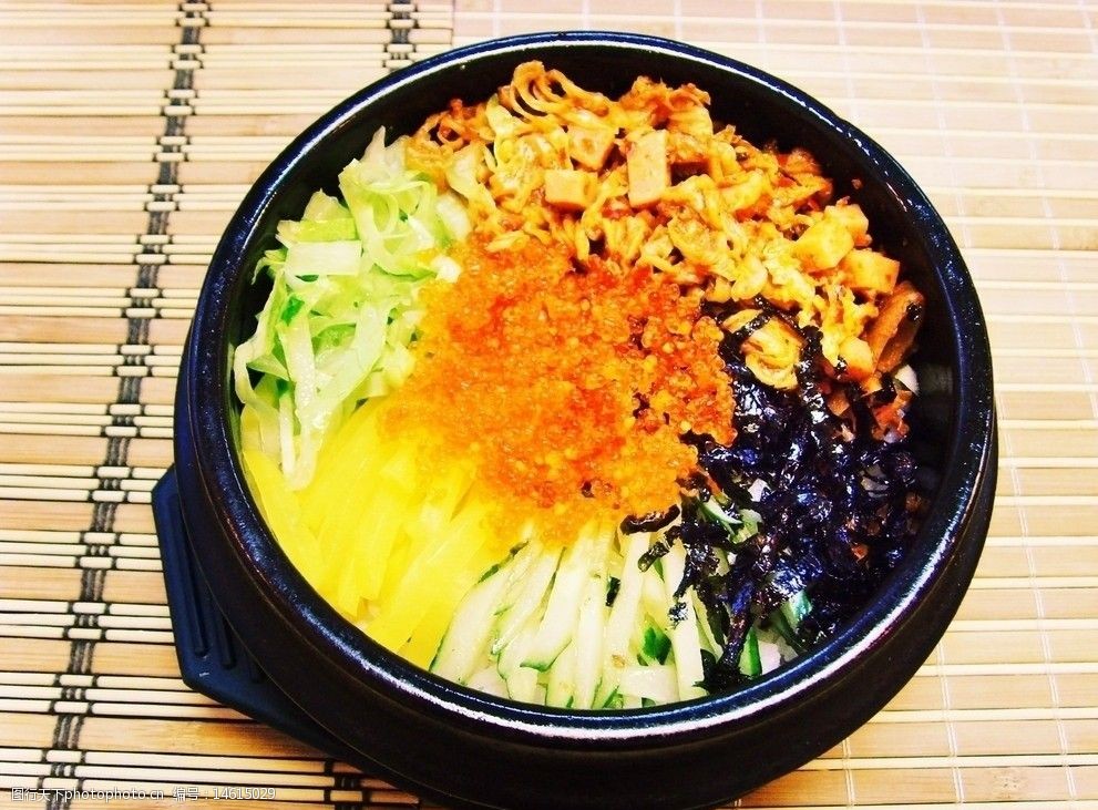 泡菜鱼籽石锅拌饭图片