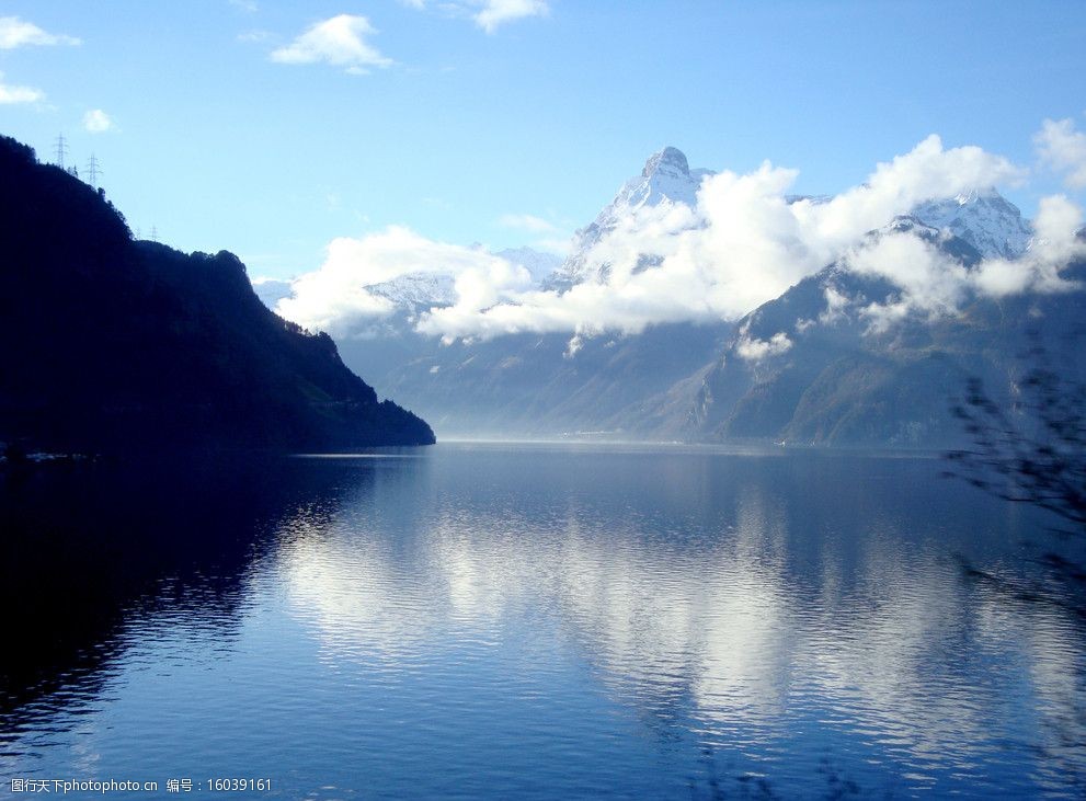 关键词:山水风景 山水 蓝天 白云 水 湖 风景 自然景观 摄影 72dpi