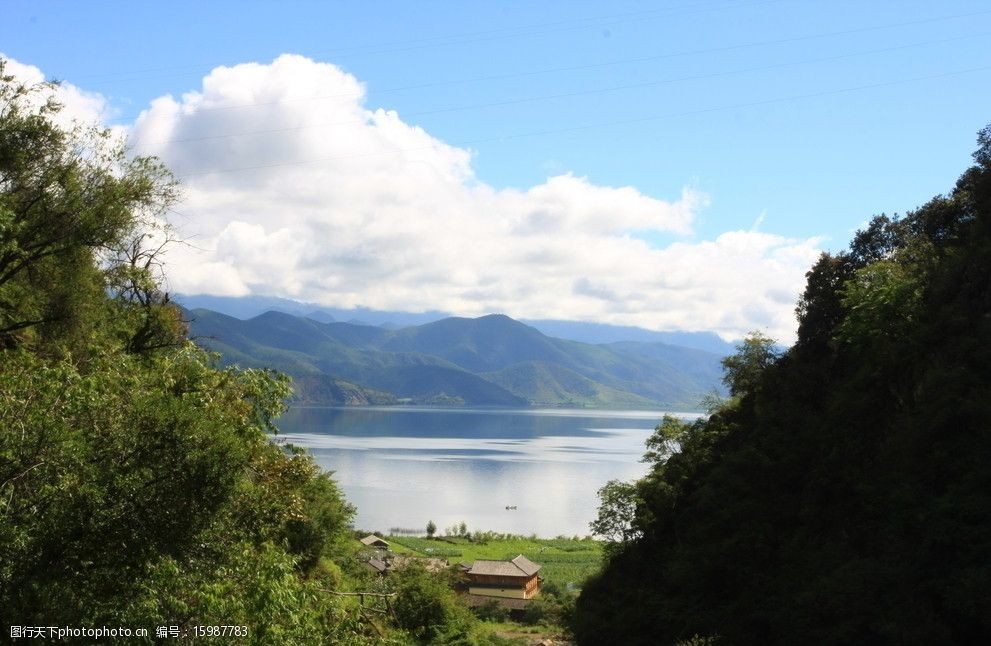 云南山水风光 云南 蓝天 白云 绿树 远山 美景 背景 桌面 山水风景