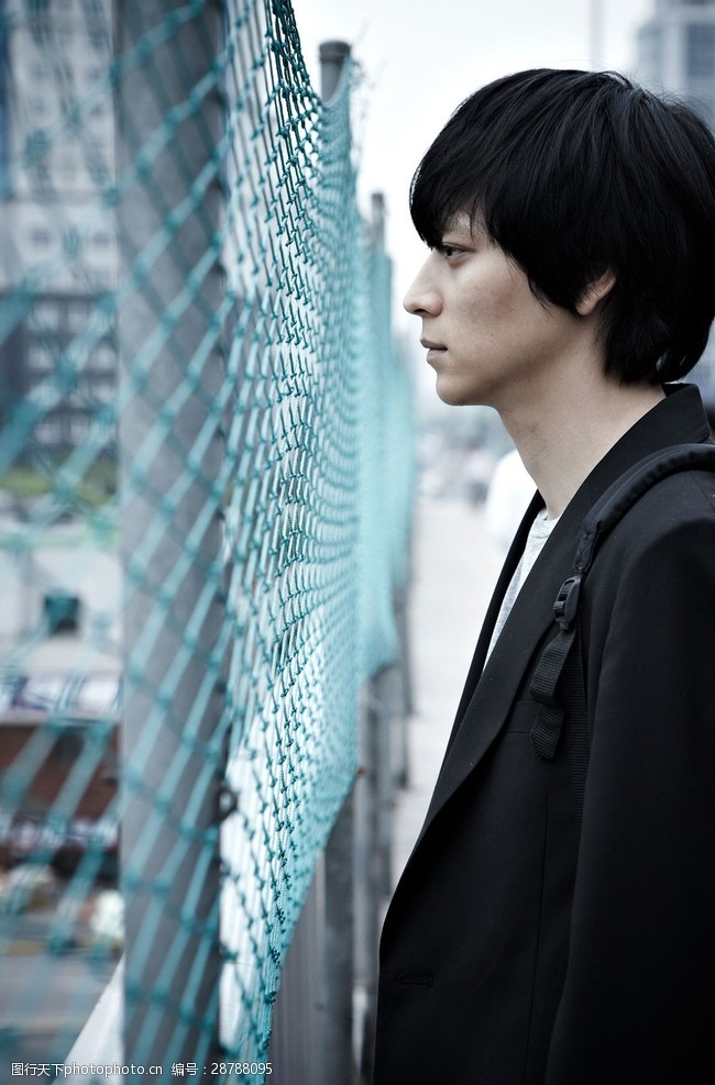 姜东元电影《义兄弟》剧照