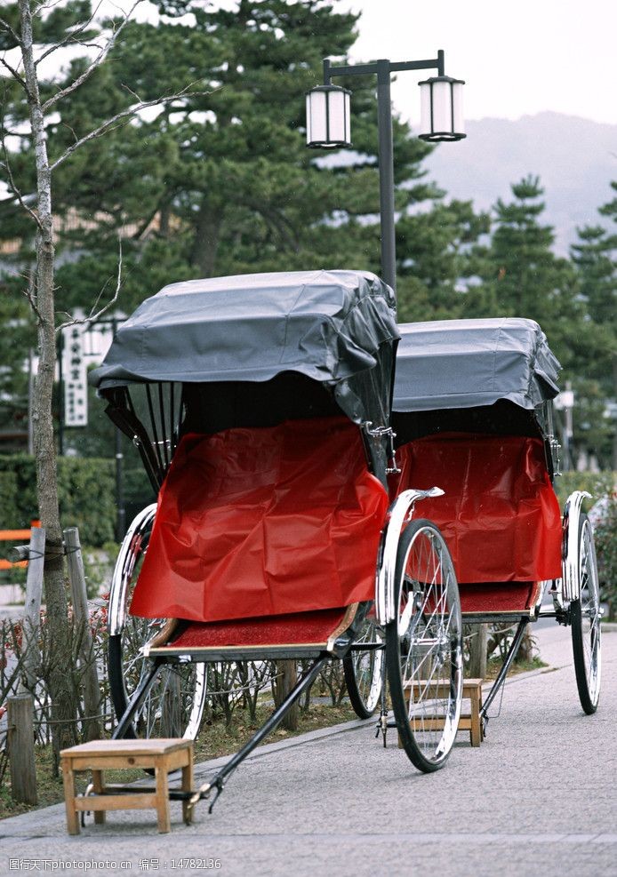 日式风格黄包车摄影图片