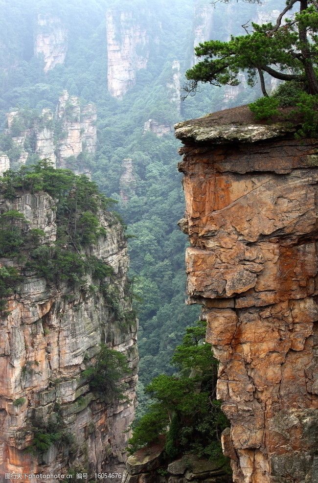 张家界奇石山峰风光图片