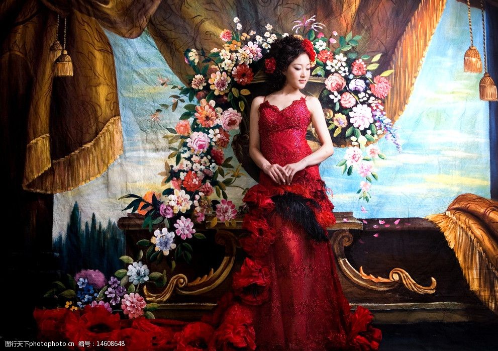 关键词:性感美女 古典美女 鲜花 古典背景 美女摄影 女性女人 人物