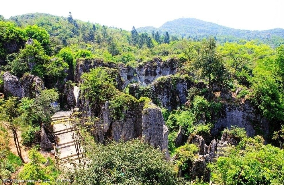 關鍵詞:華鎣石林 華鎣山 石林 小徑 石林系例 自然風景 自然景觀 攝影