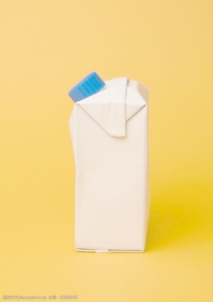 关键词:300dpi jpg 包装盒 高清图片 盒子 环保 牛奶盒 瓶子 摄影