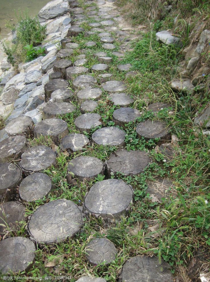 关键词:木桩小路 木桩 小路 创意 路 建筑景观 自然景观 摄影 300dpi