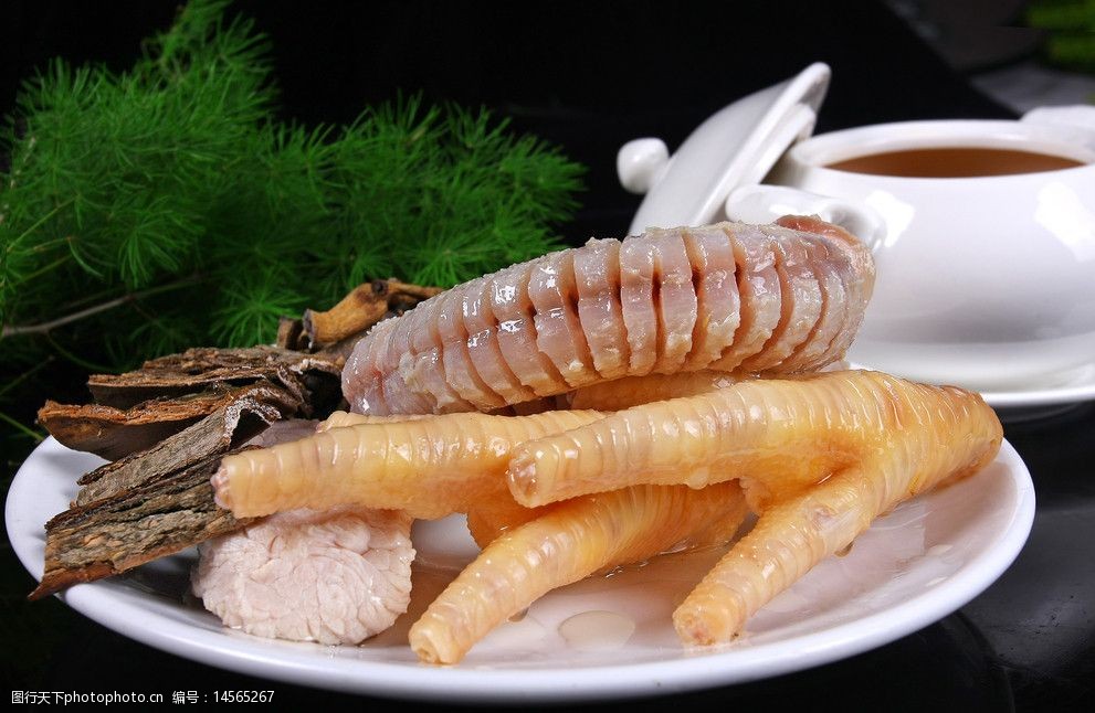 巴戟杜仲牛鞭汤图片