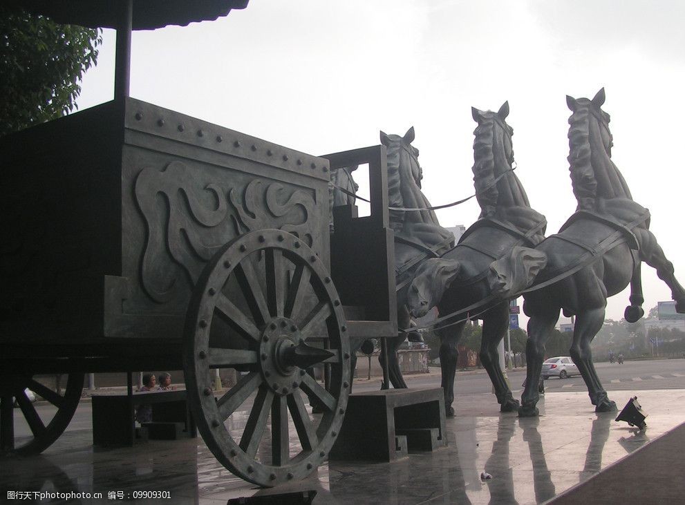 关键词:铜车马 铜车 铜马 铜马车 奔马 马雕像 雕塑 建筑园林 摄影 72