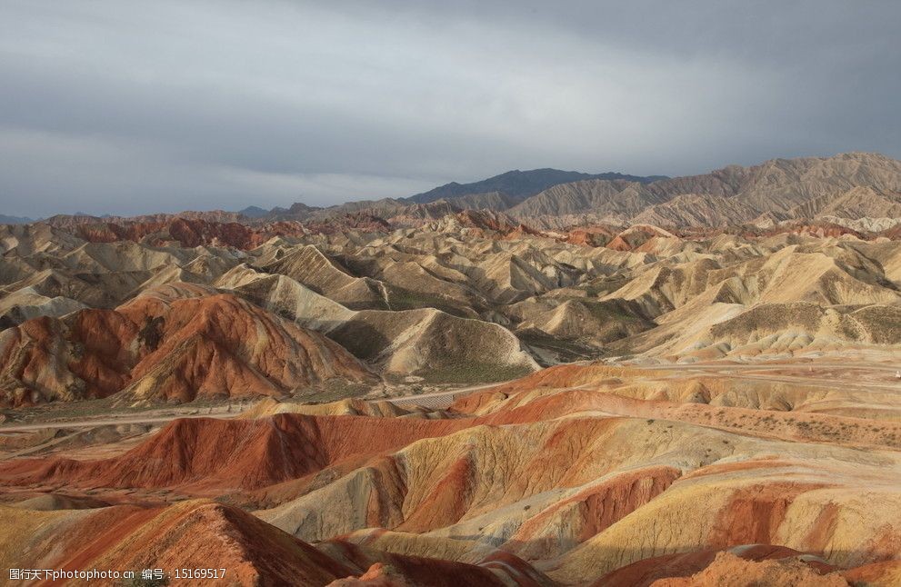 关键词:层叠山峰 山峰 红土 层叠 层层叠叠 自然风景 旅游摄影 摄影