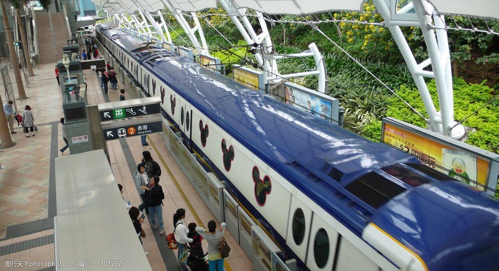 关键词:迪士尼专列车 香港 迪士尼专列 地铁 交通工具 现代科技 摄影