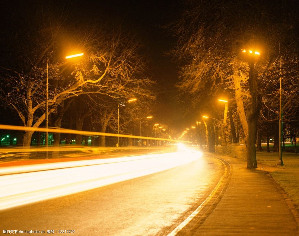 關鍵詞:城市之光 城市 夜晚 夜景 車流 光線 路燈 馬路 現代城市建築